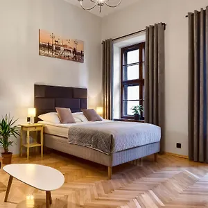 Comfortable In The Old Town Of Apartament