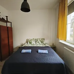 Parrot's Apartament